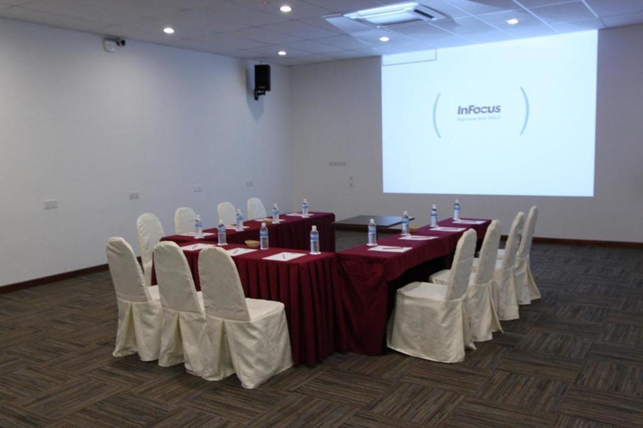 ג'והור בהרו Molek Garden Hotel מראה חיצוני תמונה