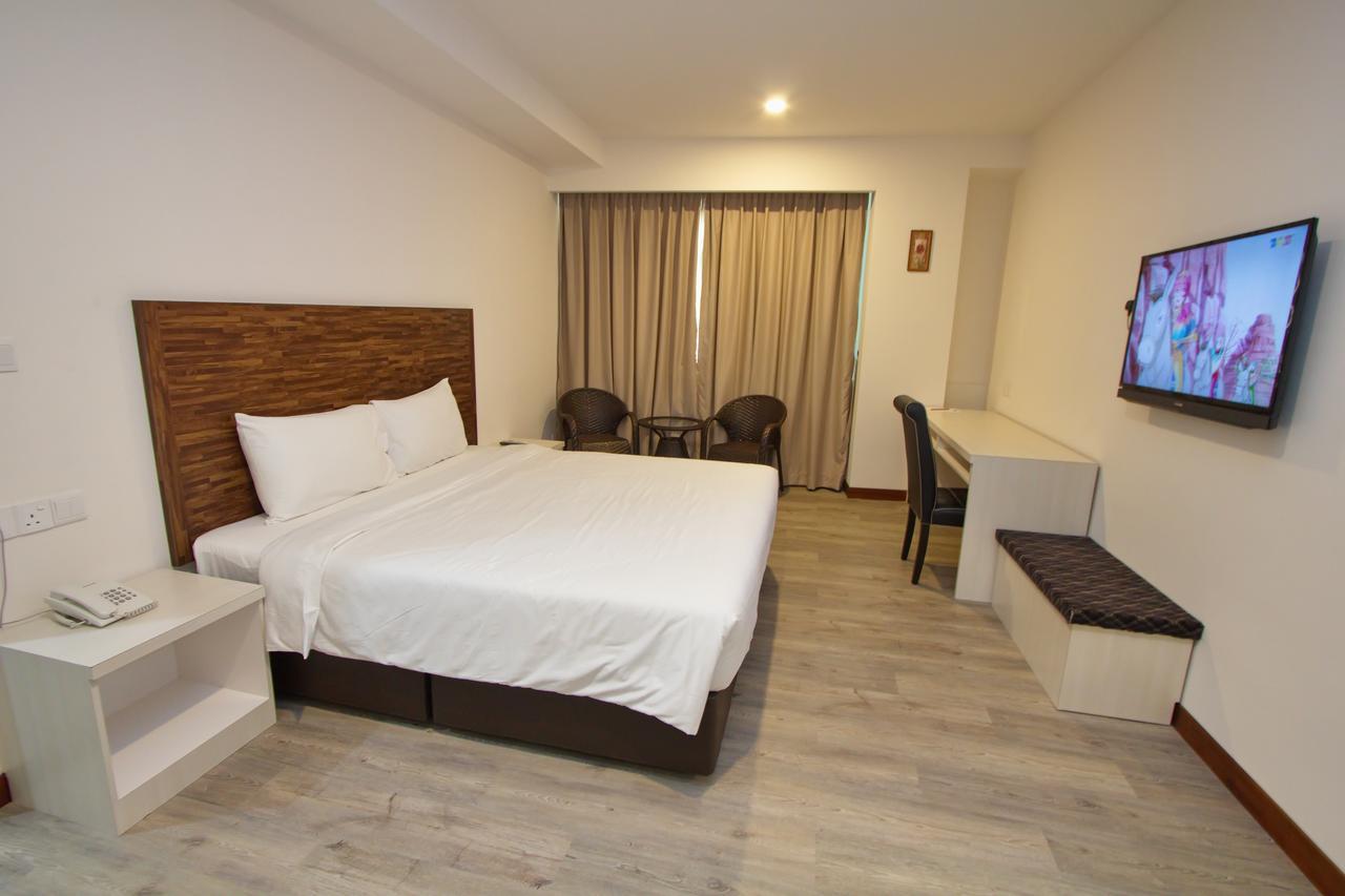ג'והור בהרו Molek Garden Hotel מראה חיצוני תמונה