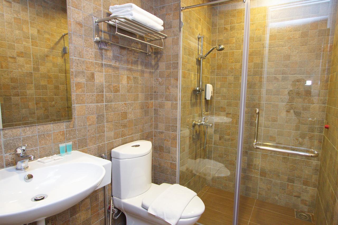ג'והור בהרו Molek Garden Hotel מראה חיצוני תמונה