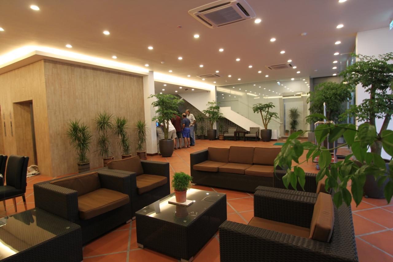 ג'והור בהרו Molek Garden Hotel מראה חיצוני תמונה