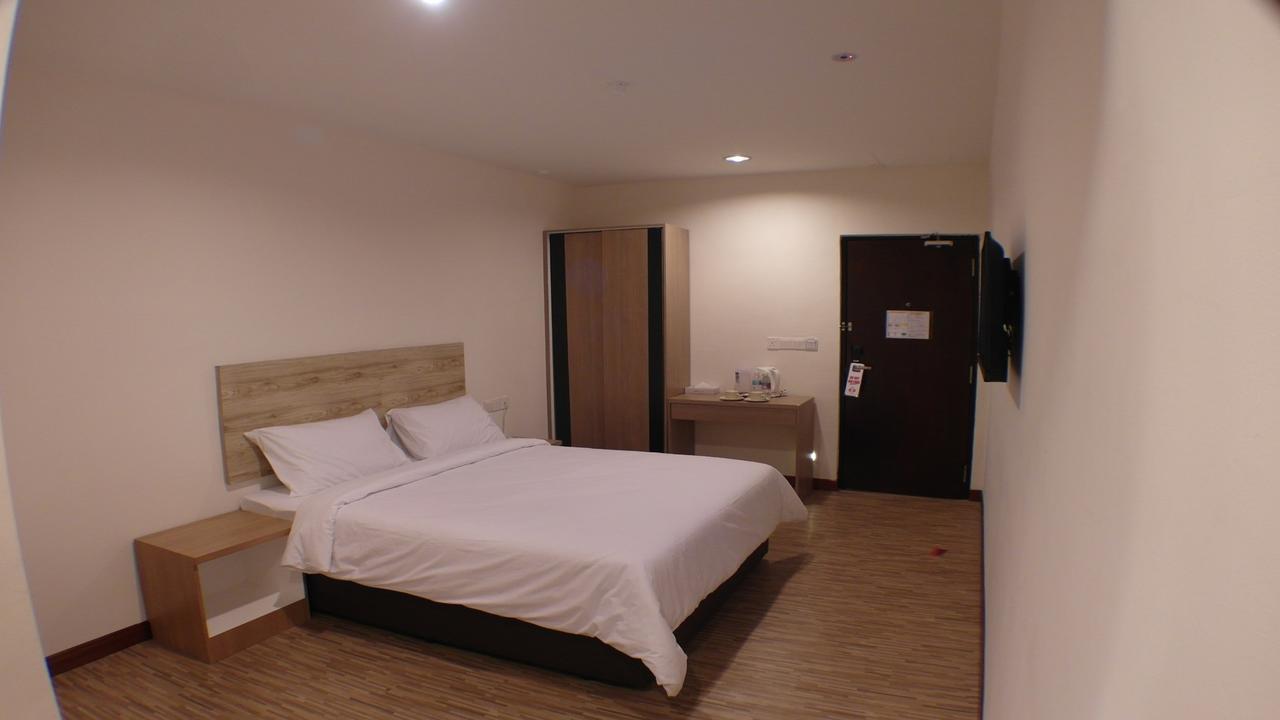 ג'והור בהרו Molek Garden Hotel מראה חיצוני תמונה