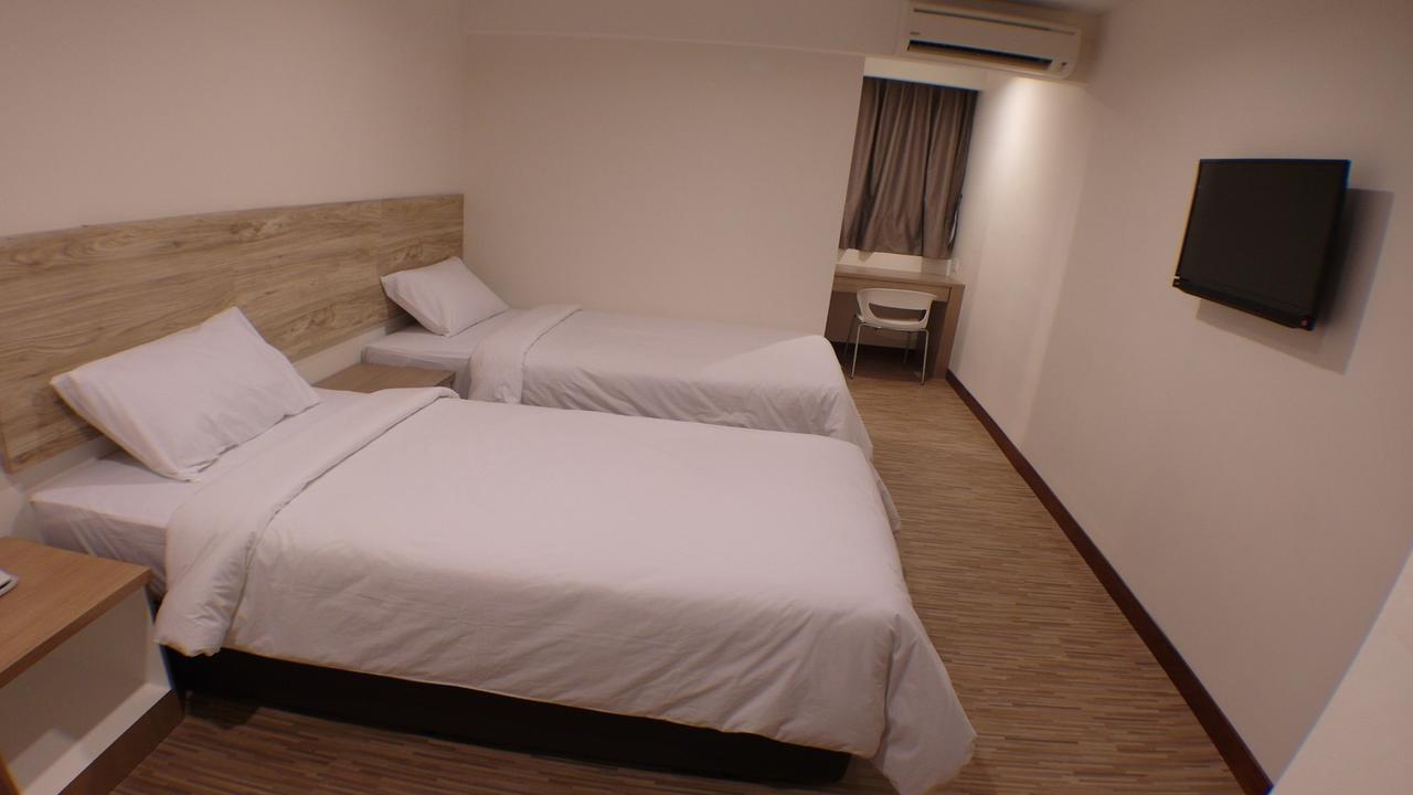 ג'והור בהרו Molek Garden Hotel מראה חיצוני תמונה
