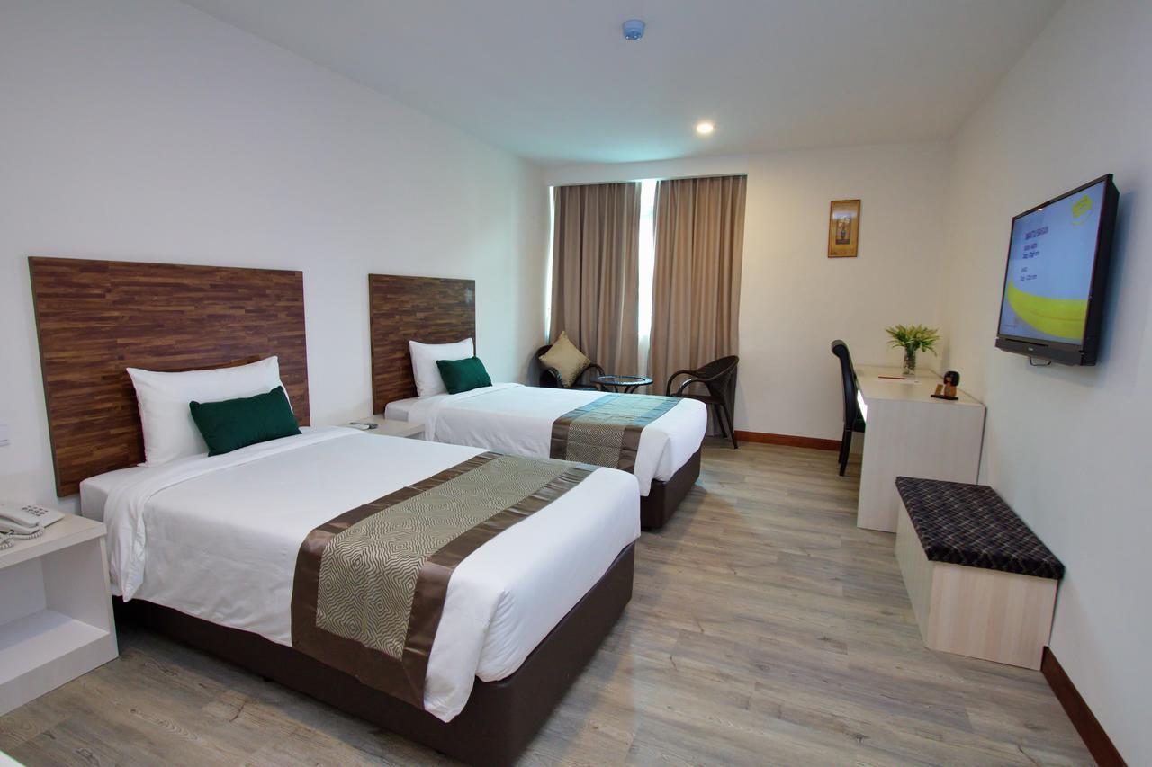 ג'והור בהרו Molek Garden Hotel מראה חיצוני תמונה