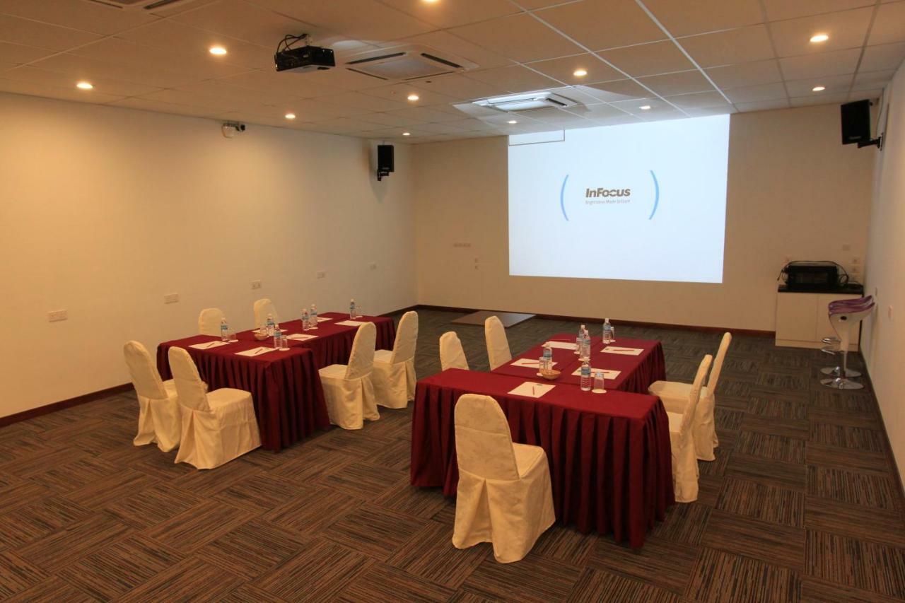ג'והור בהרו Molek Garden Hotel מראה חיצוני תמונה