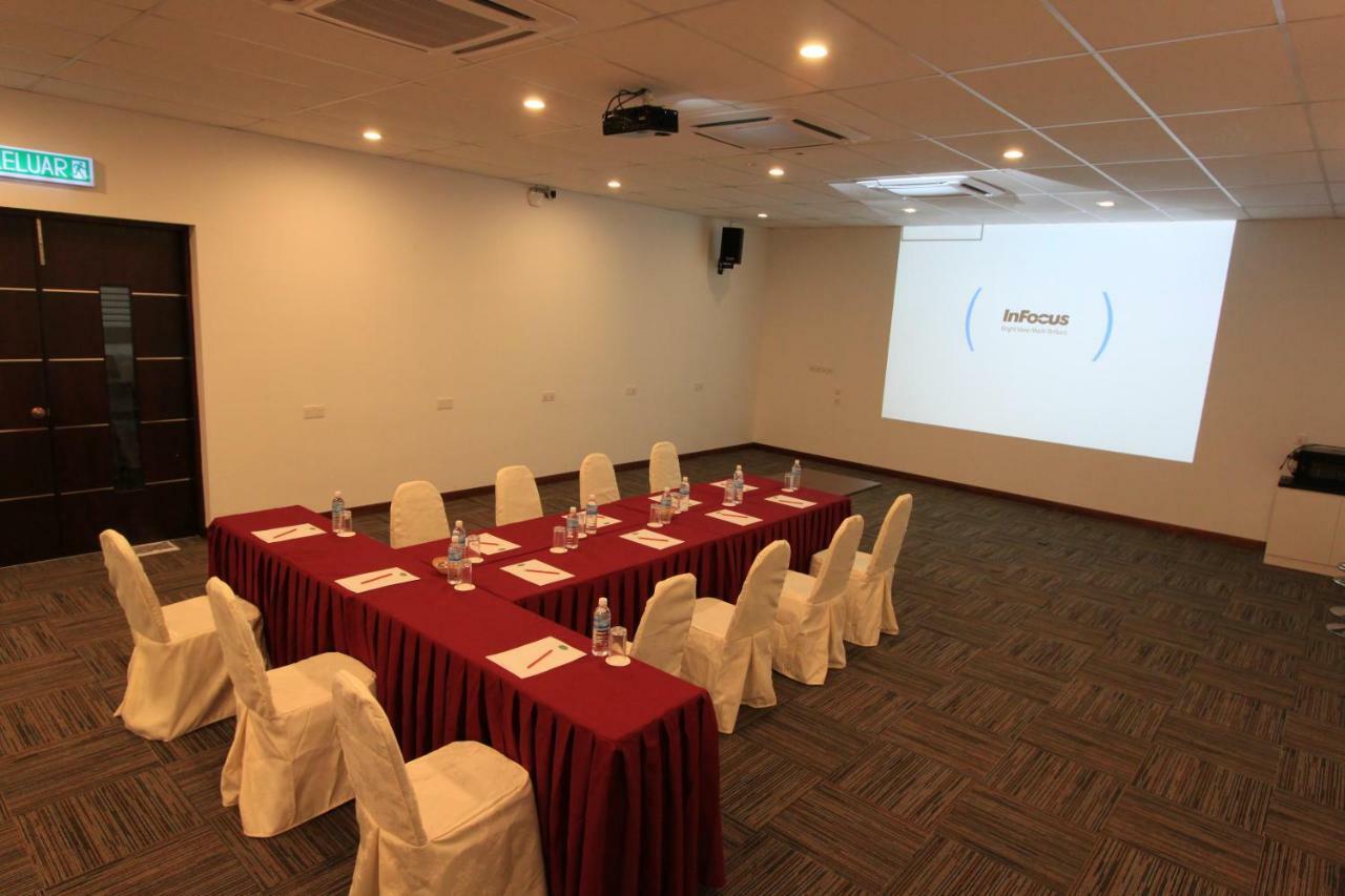 ג'והור בהרו Molek Garden Hotel מראה חיצוני תמונה